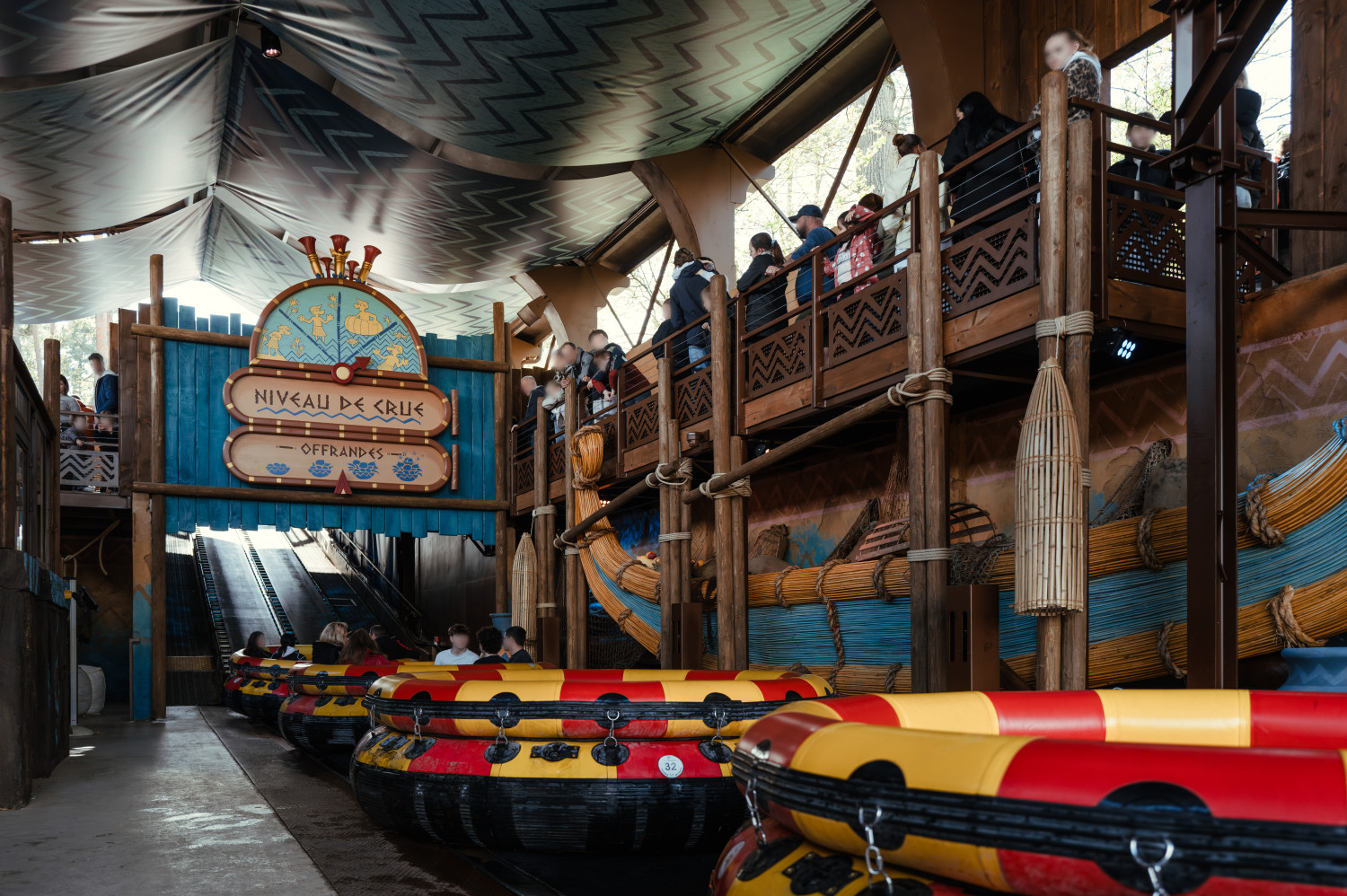 Parc Astérix - LE PARC ASTÉRIX DÉVOILE SON NOUVEAU SPECTACLE NOCTURNE DE L'ÉTÉ « ASTÉRIX ET LA POTION D'ÉTOILES »